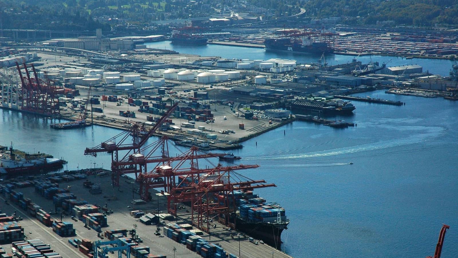 Container yard and warehouse facility